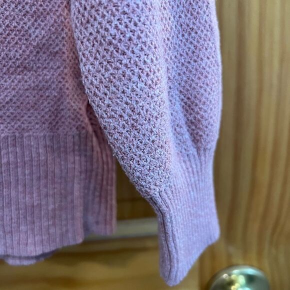 American Eagle mauve color size lg sweater - Picture 2 of 9